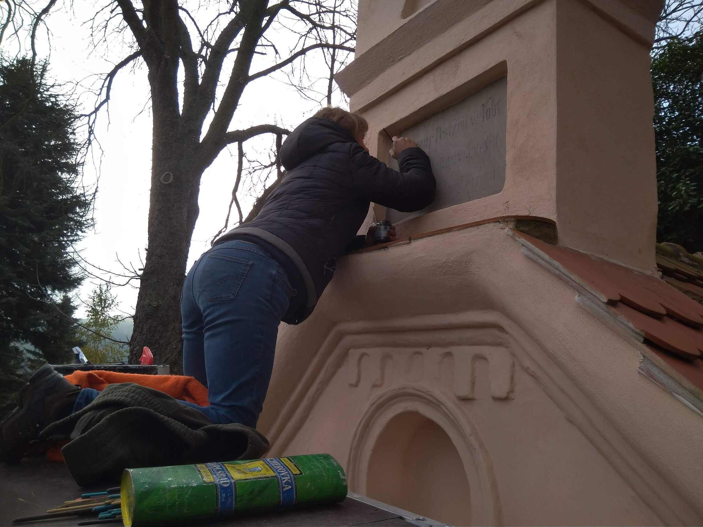 Helenka Jahodová při práci